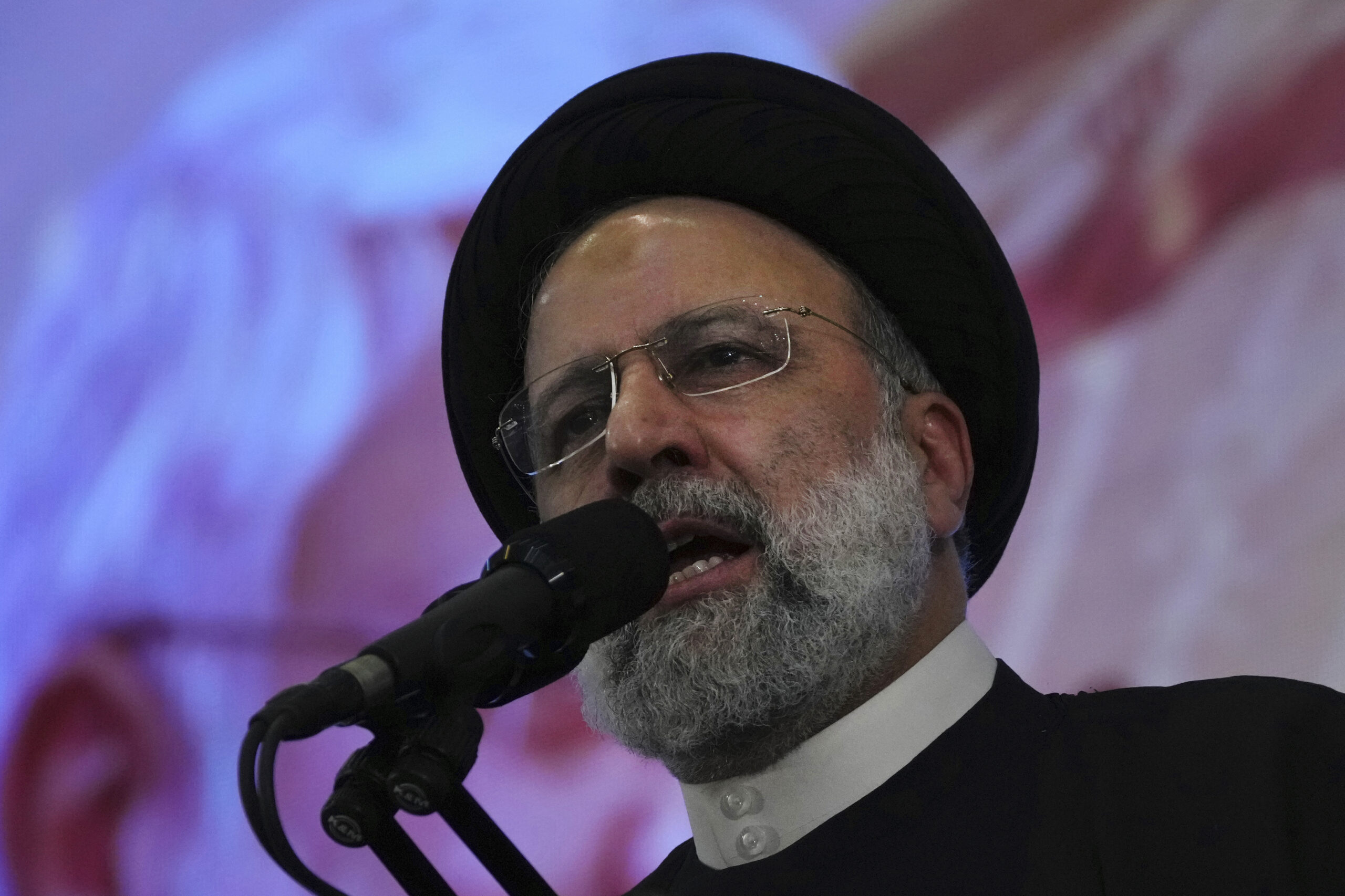Iran punishes Belgian with 74 lashes and 40 years in prison for alleged espionage