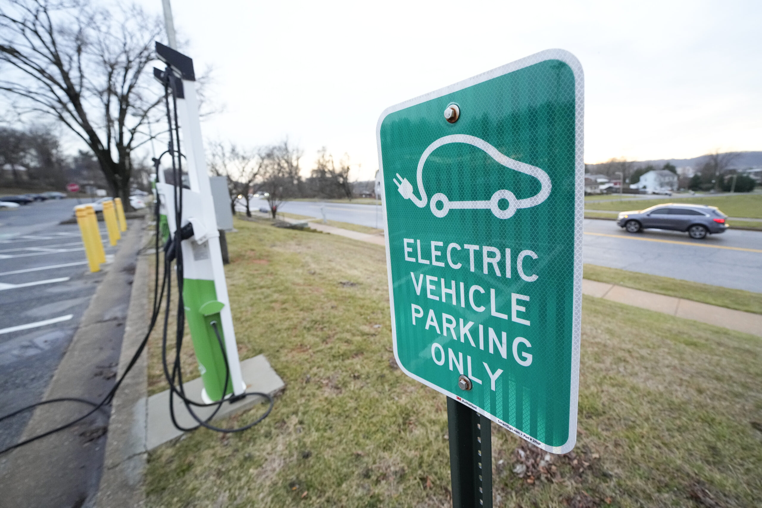 Biden administration finalizes $7.5 billion plan to build 370,000 electric vehicle chargers