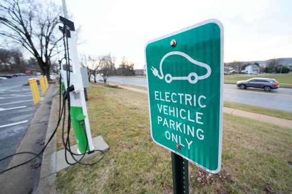 Biden administration finalizes $7.5 billion plan to build 370,000 electric vehicle chargers