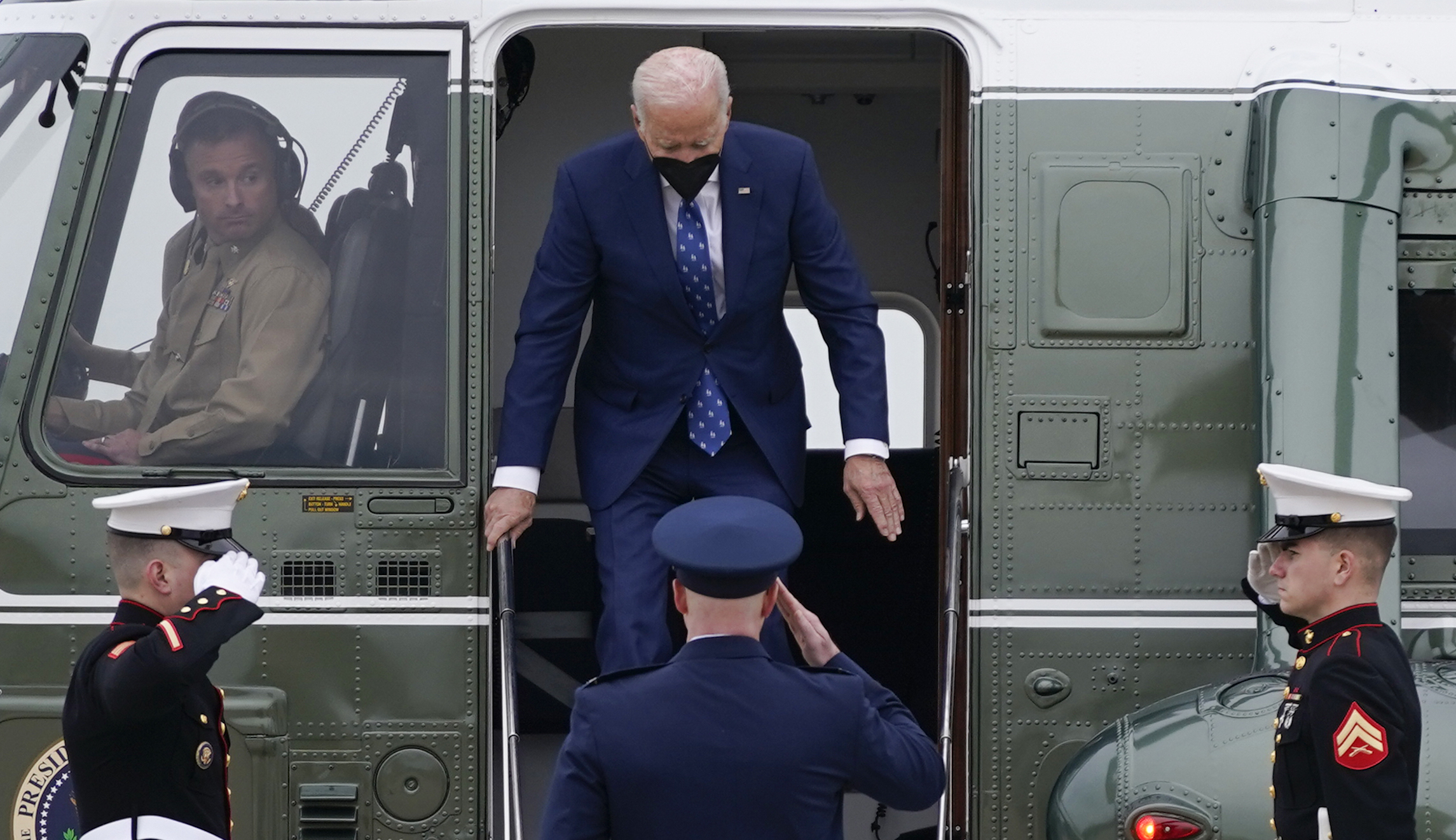 Karine Jean-Pierre can’t explain why Biden was masked on Marine One
