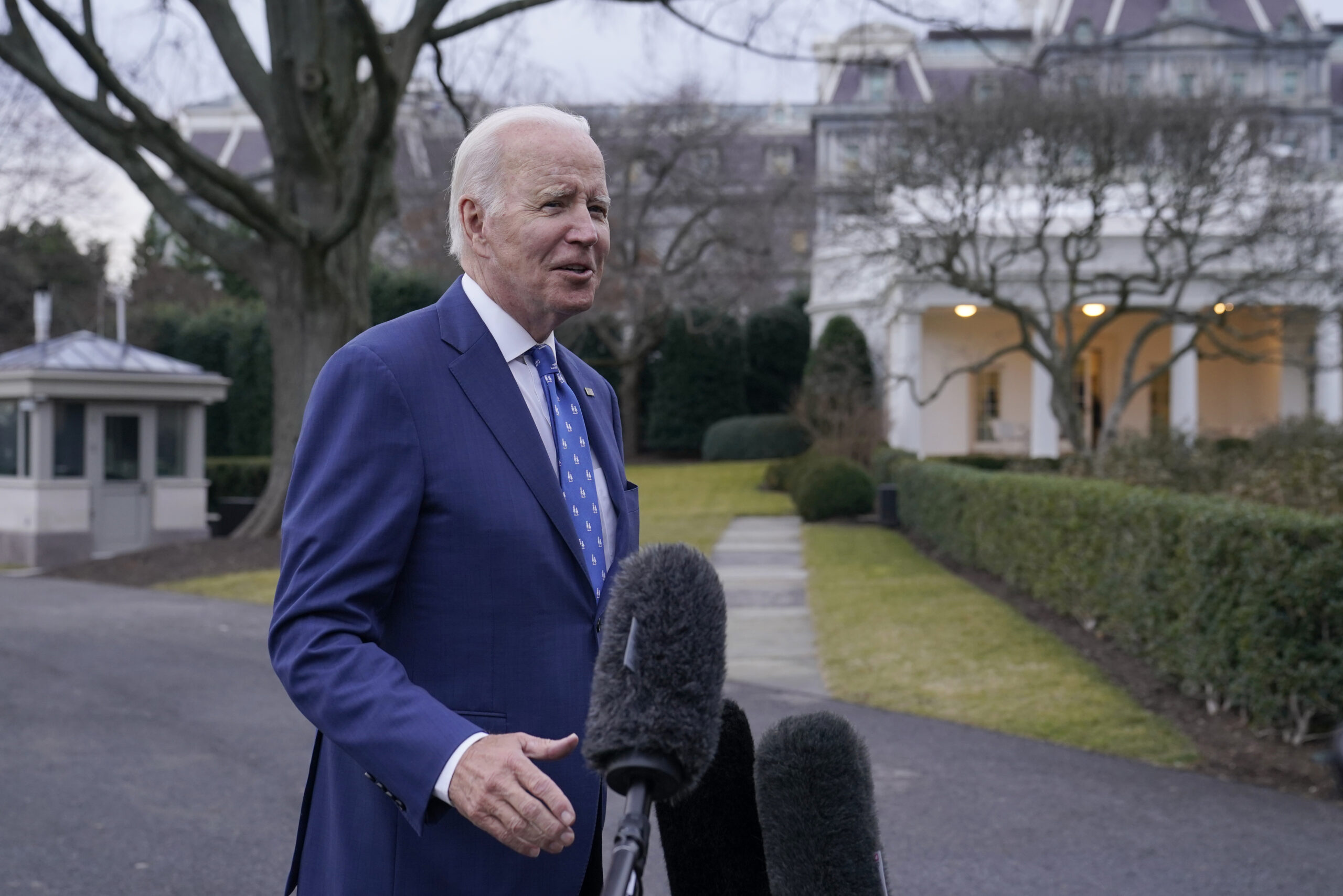 Pell Grant awards increase by $500 after Biden signs omnibus spending bill