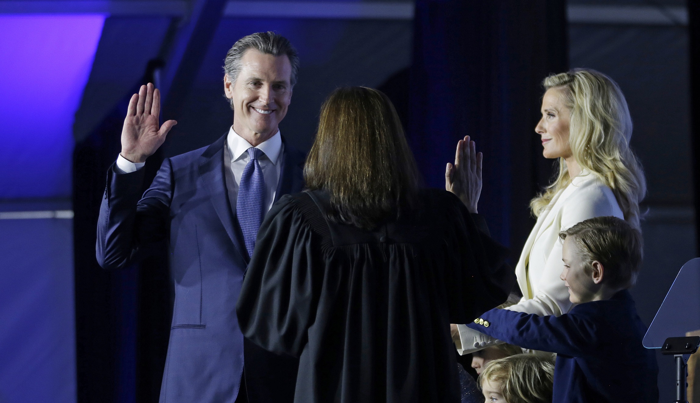 Gavin Newsom again chooses symbolic gestures over fixing his broken state