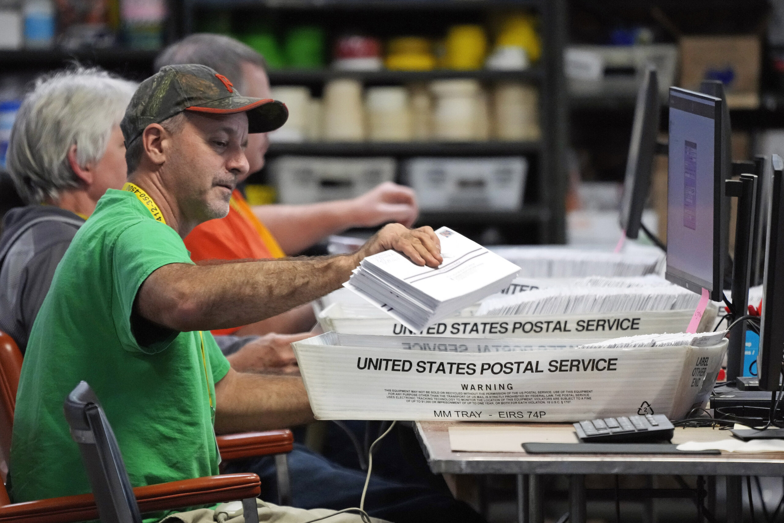 Postal Service gets an ‘A’ for 2022 election but likely lost $23 million
