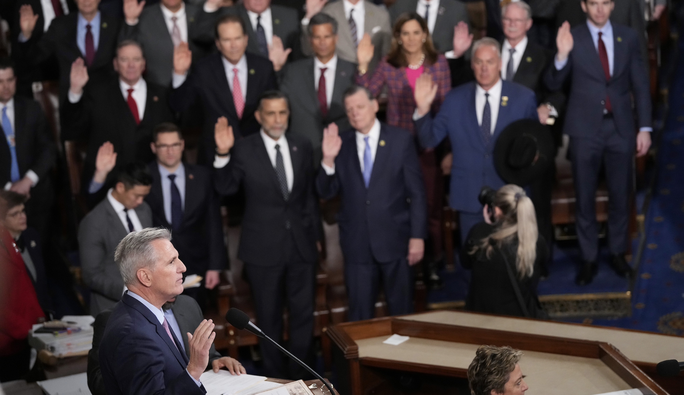 Lawmakers take oath of office after speaker drama delays swearing-in