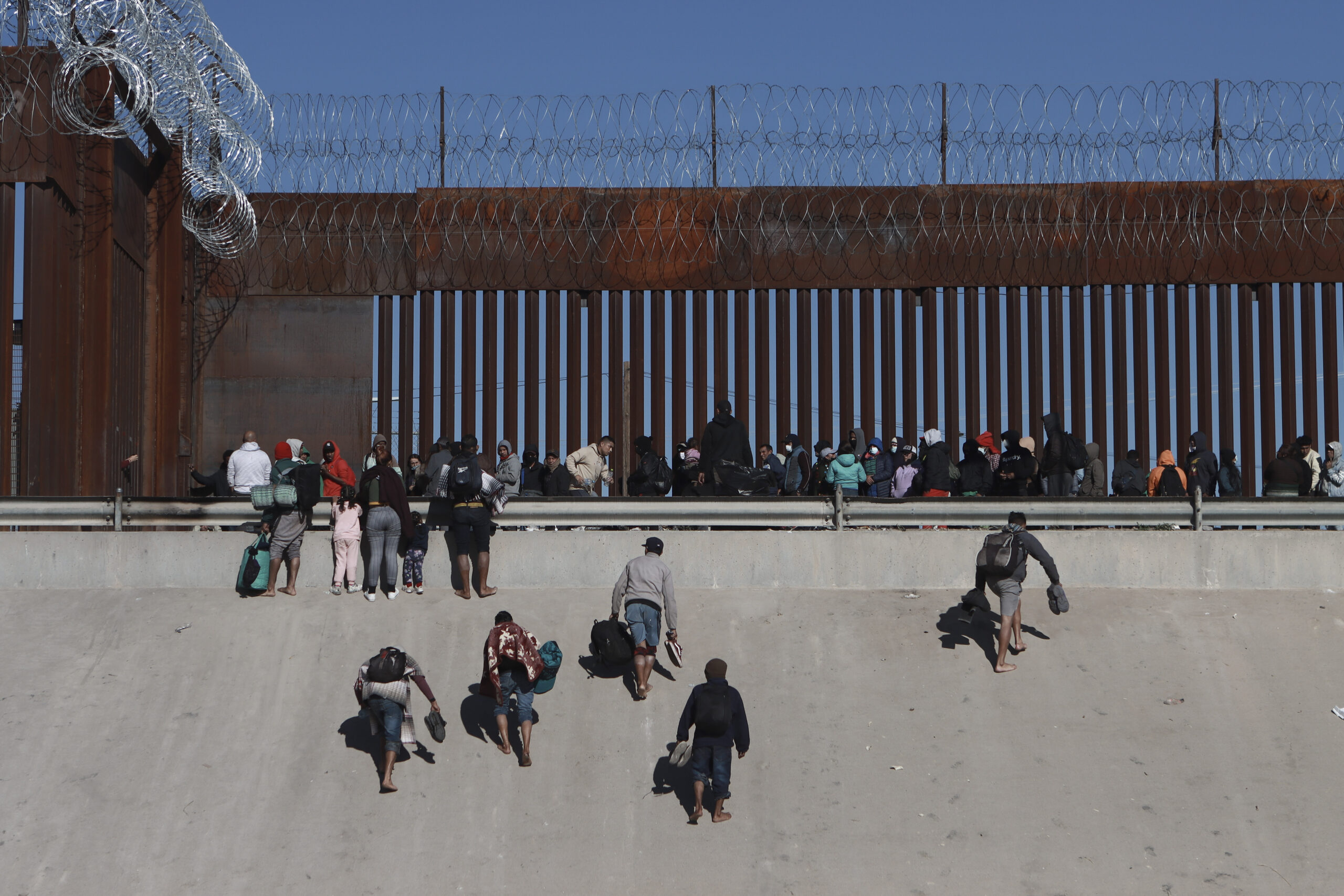 Poll: People want more border security and less immigration