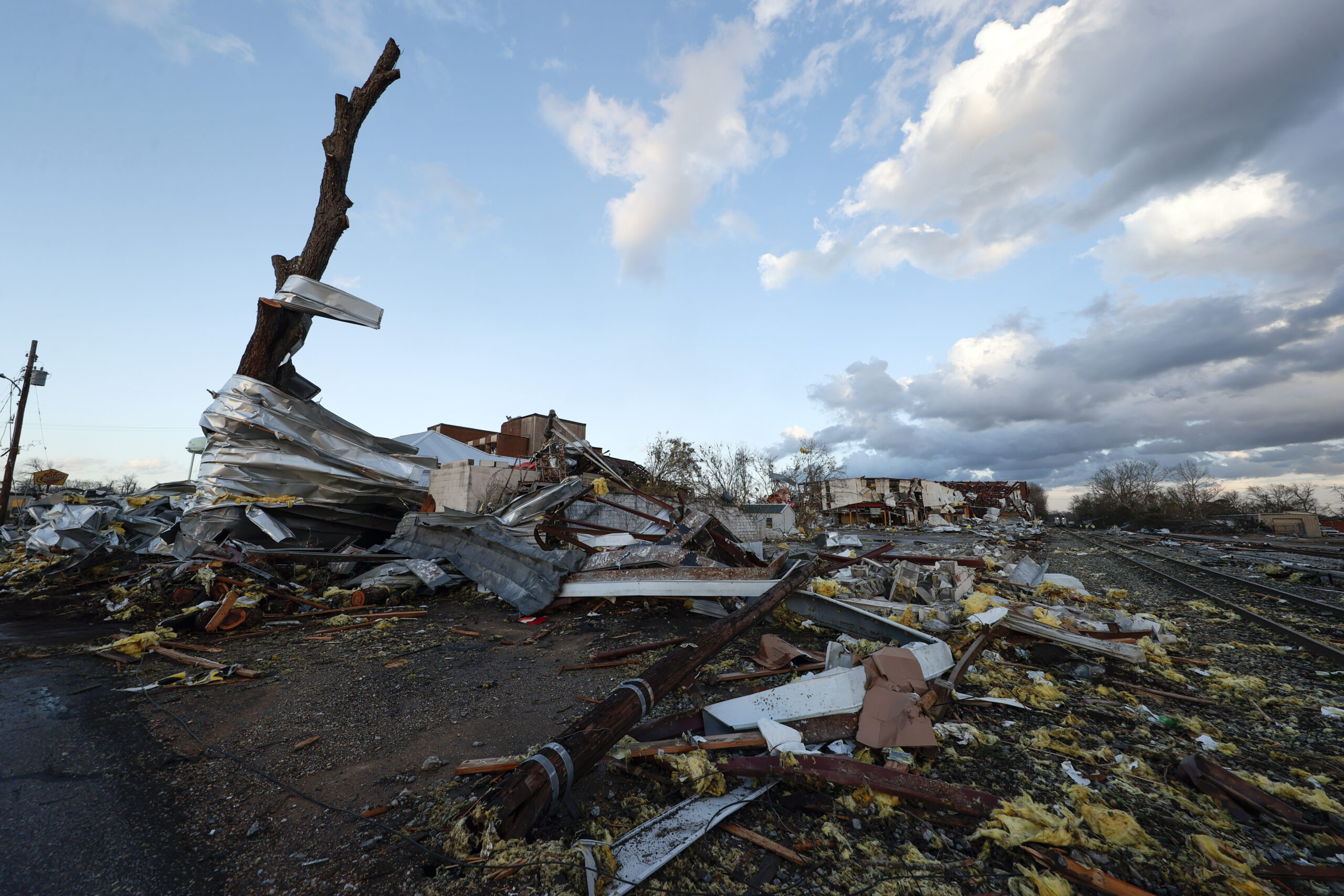 As tornadoes hit, survivors hid in tubs, shipping container