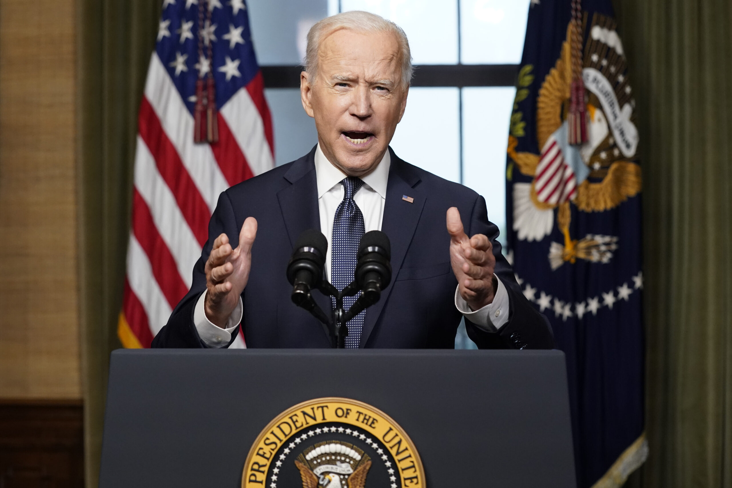 Biden will veto McCarthy’s debt limit package, White House announces