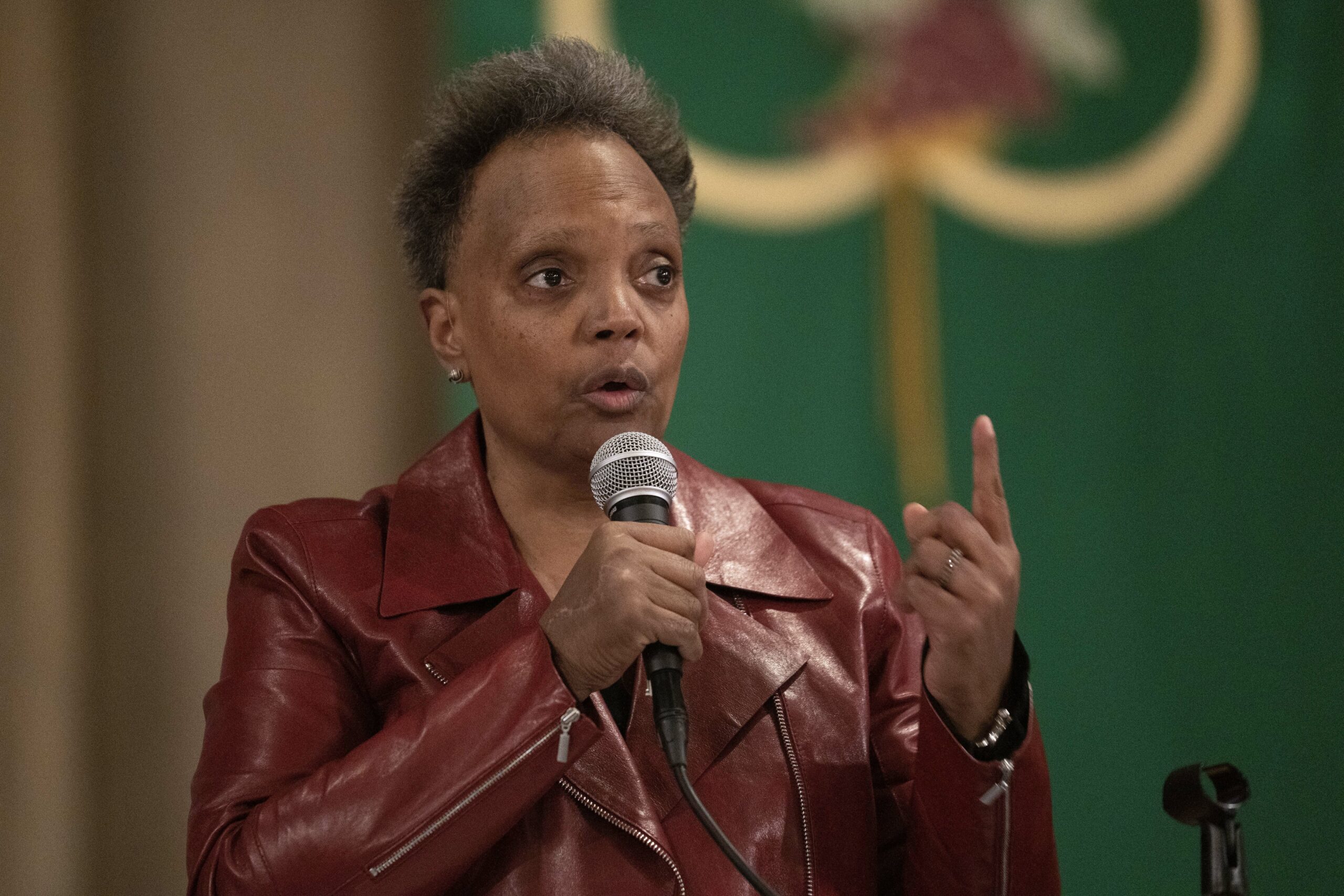 Lori Lightfoot criticized for viral dancing video amid rising crime rates