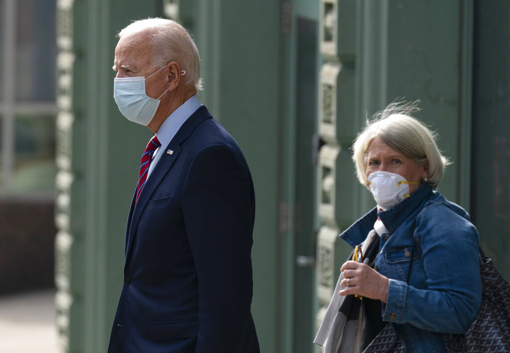 Extreme what? White House mocks Hatch Act restrictions while warning of shutdown