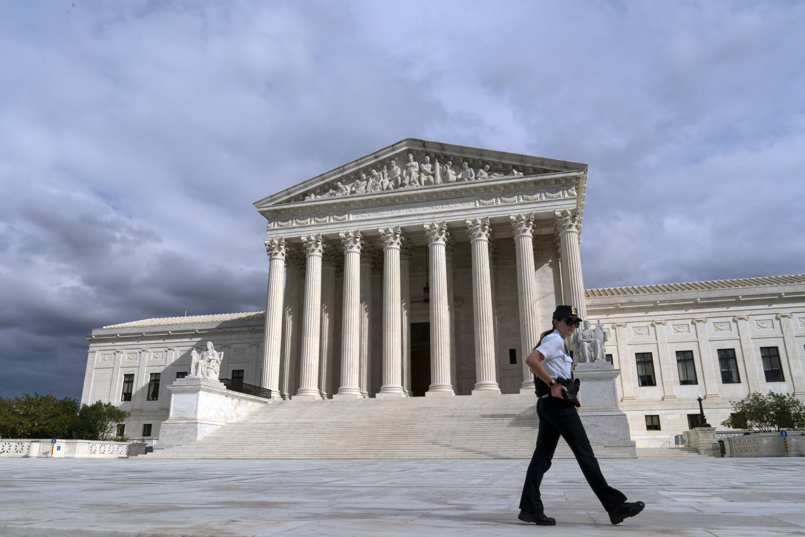 Lax Supreme Court security made leak investigation far more difficult: Report