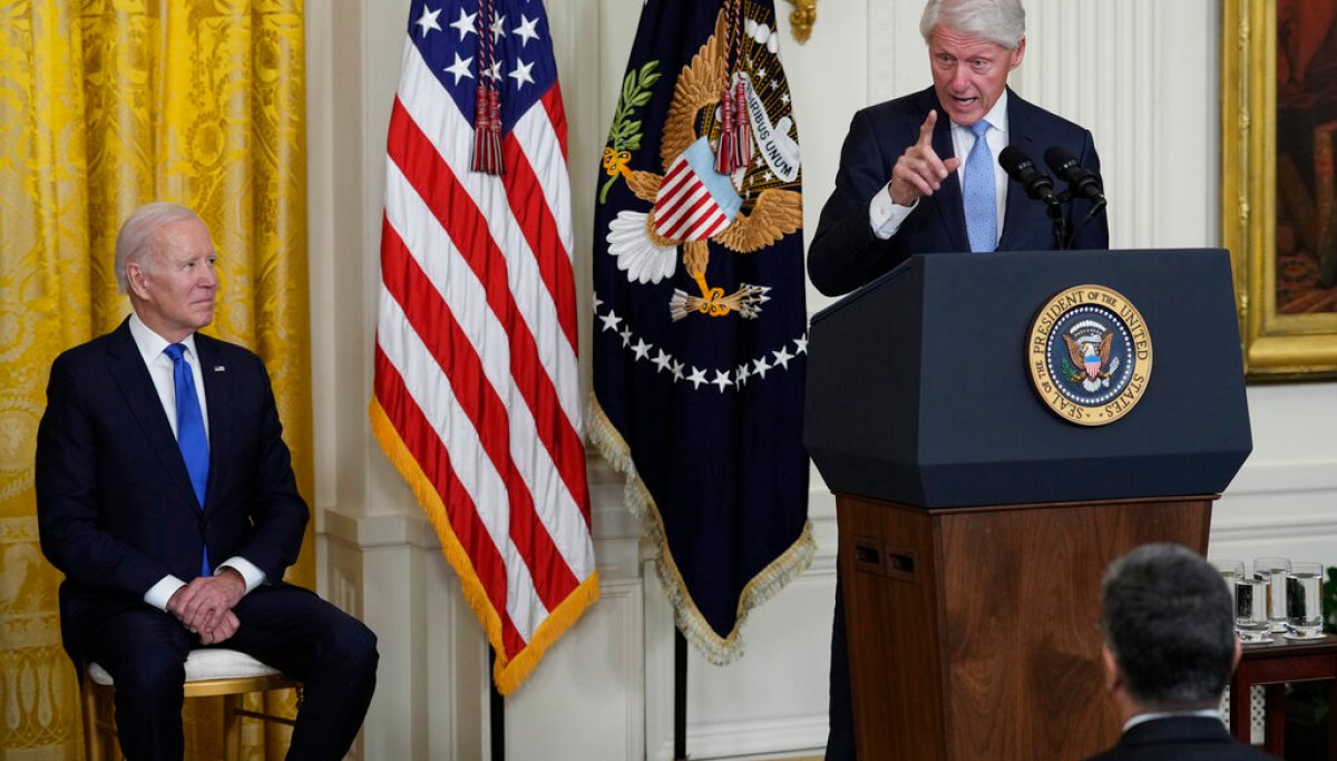 Bill Clinton returns to hail 30 years of FMLA, yet almost half of ...