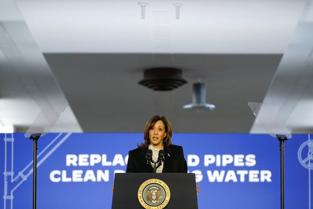 White House forced to ‘recalibrate’ desk chairs for Harris’s height: Report