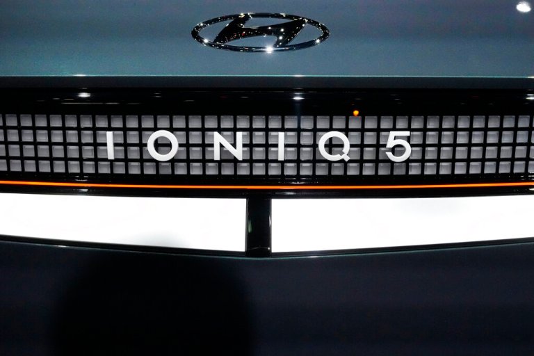 Man’s ‘stressful’ electric vehicle cross-country trip hampered by nine hours of charging