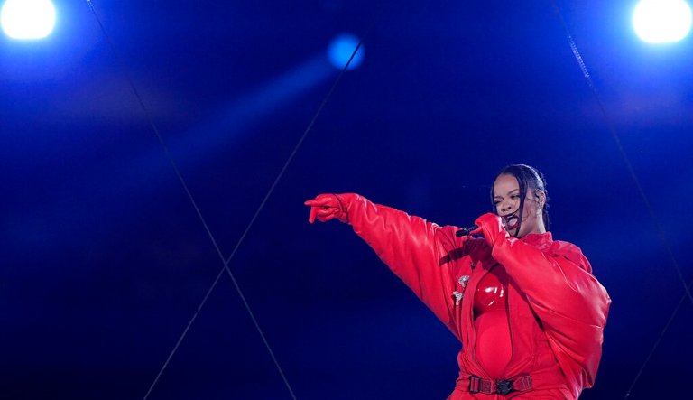 Was the Super Bowl trying to be woke or glorious?