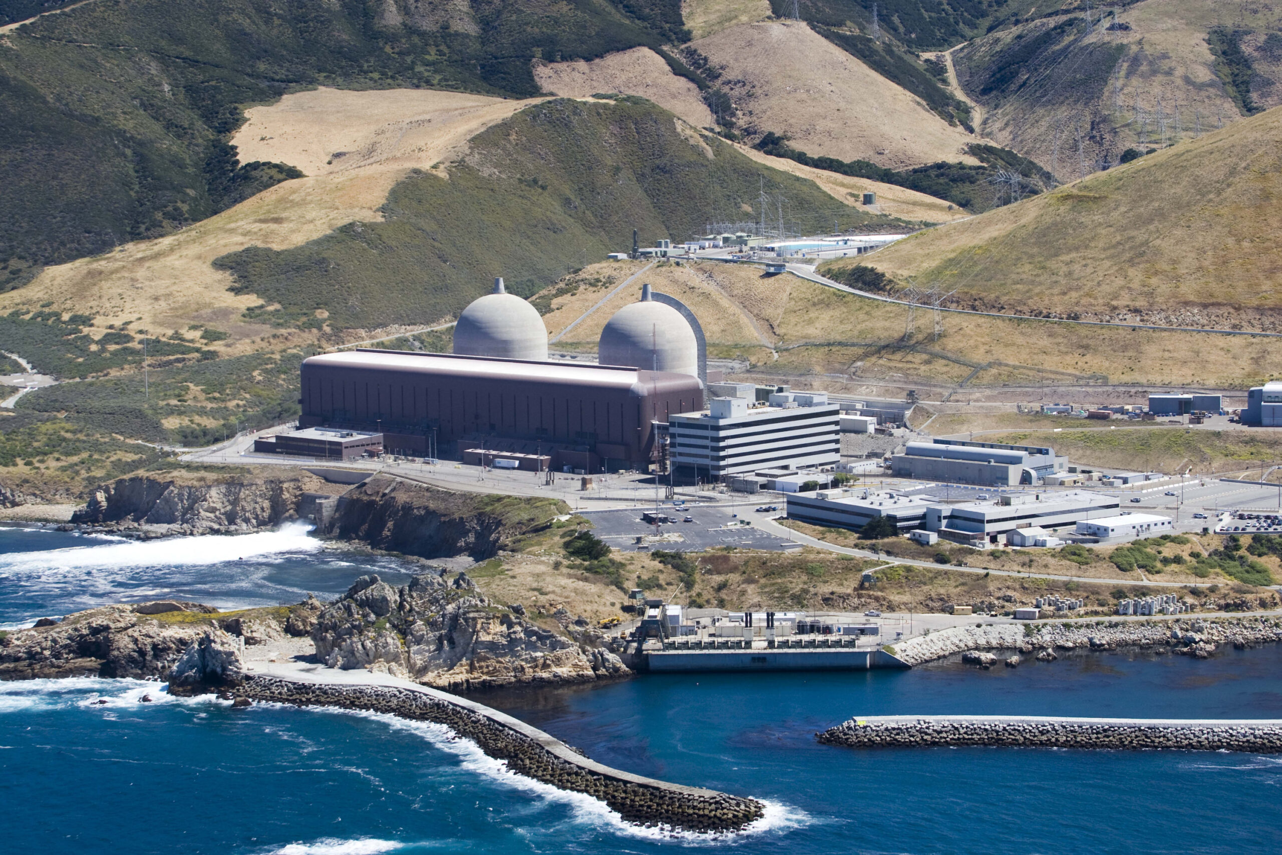 Diablo Canyon nuclear plant cleared to operate past 2025