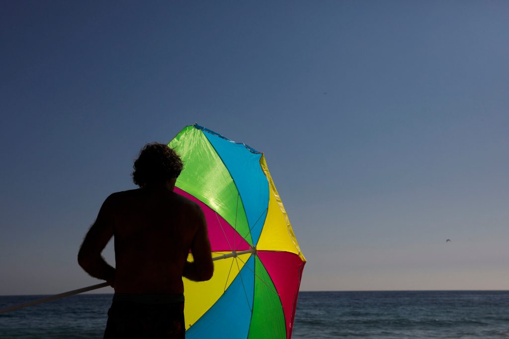 Popping the fun: Laguna Beach bans balloons, citing environmental concerns