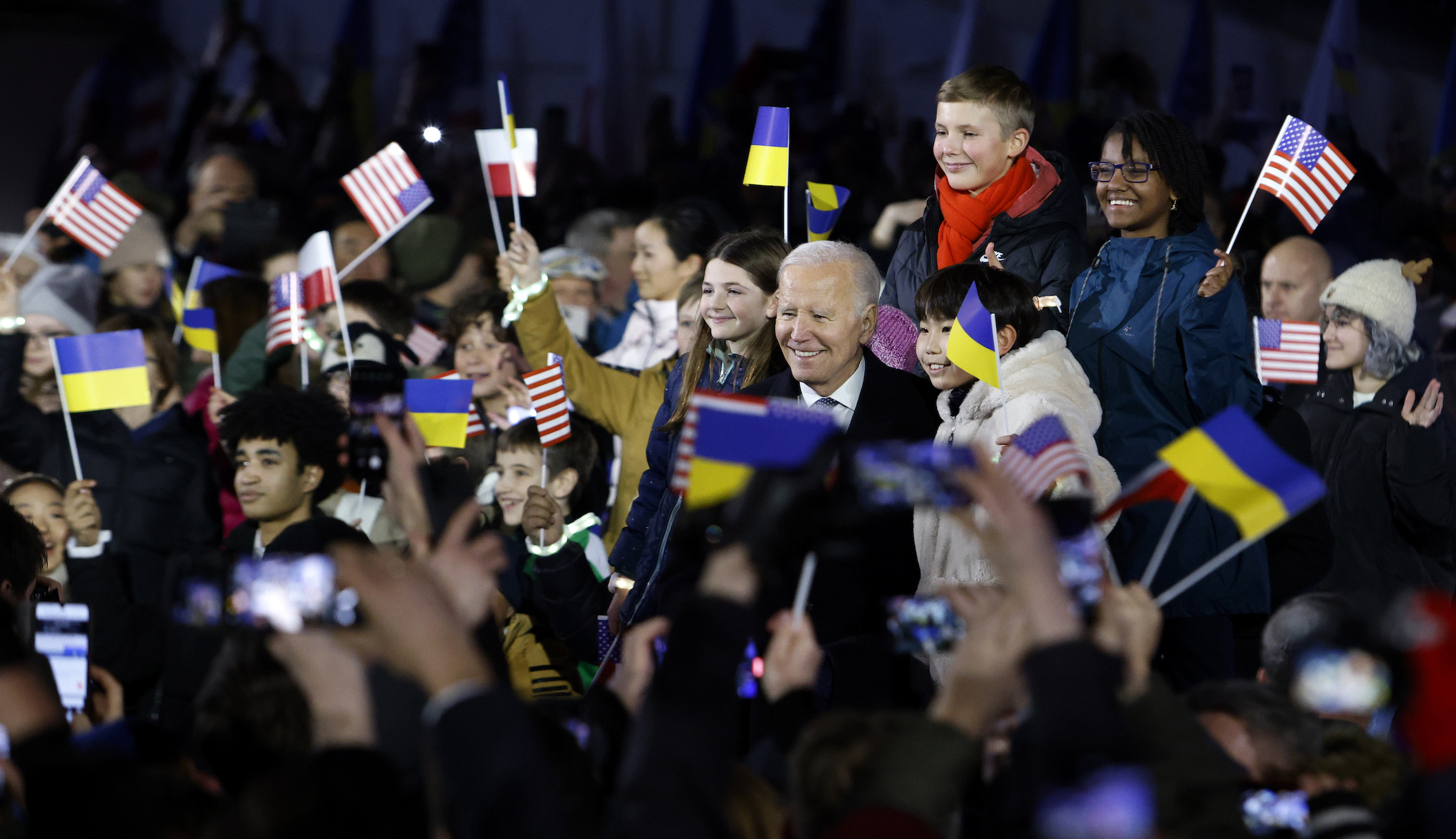 Biden encounters new pressure to maintain bipartisan support for Ukraine policy