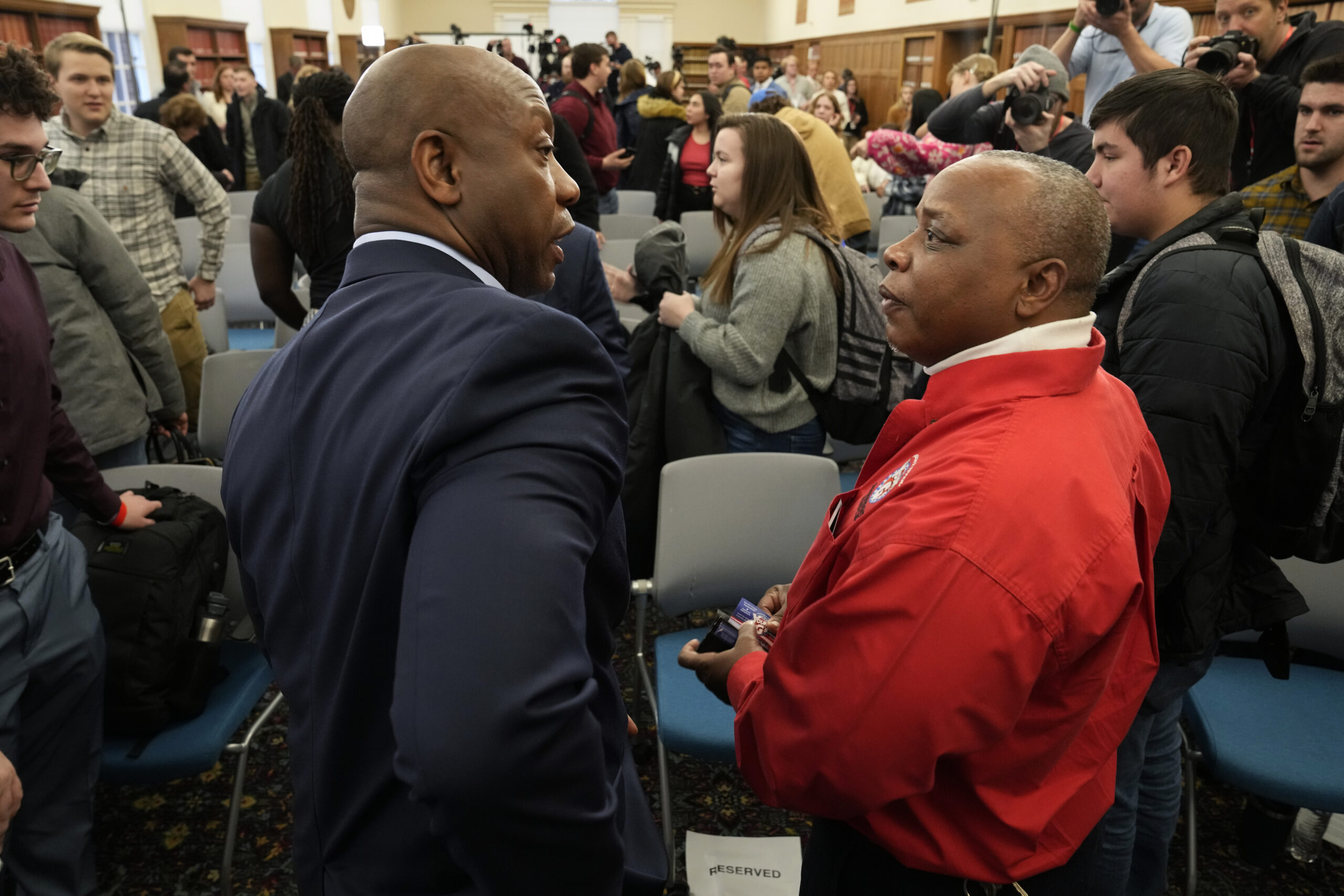 Iowa Republicans ‘shop around’ for 2024 alternative to Trump