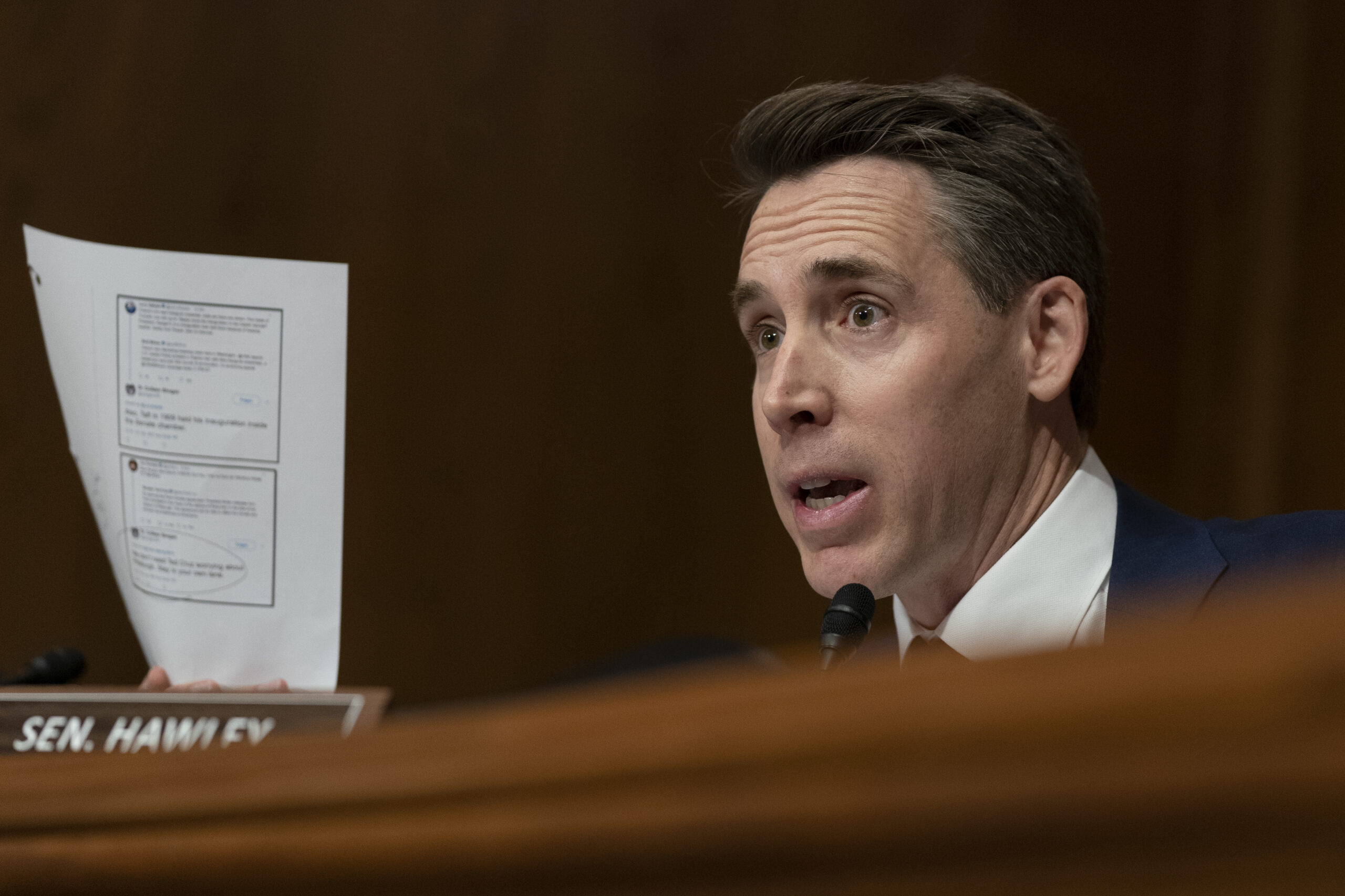 Hawley appears to ally with Democrats in new drug price plan push
