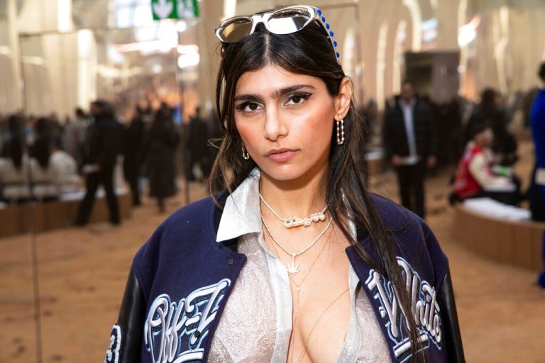 Mia Khalifa.