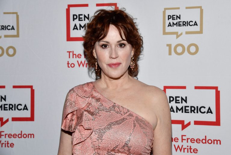 Molly Ringwald.