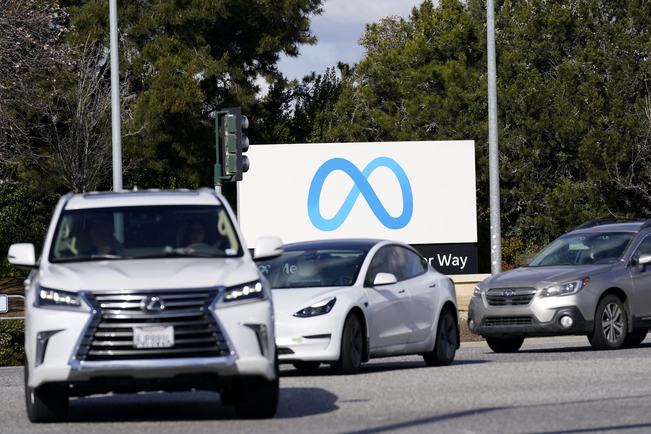 Meta pressured by Biden White House to remove vaccine posts, internal messages show