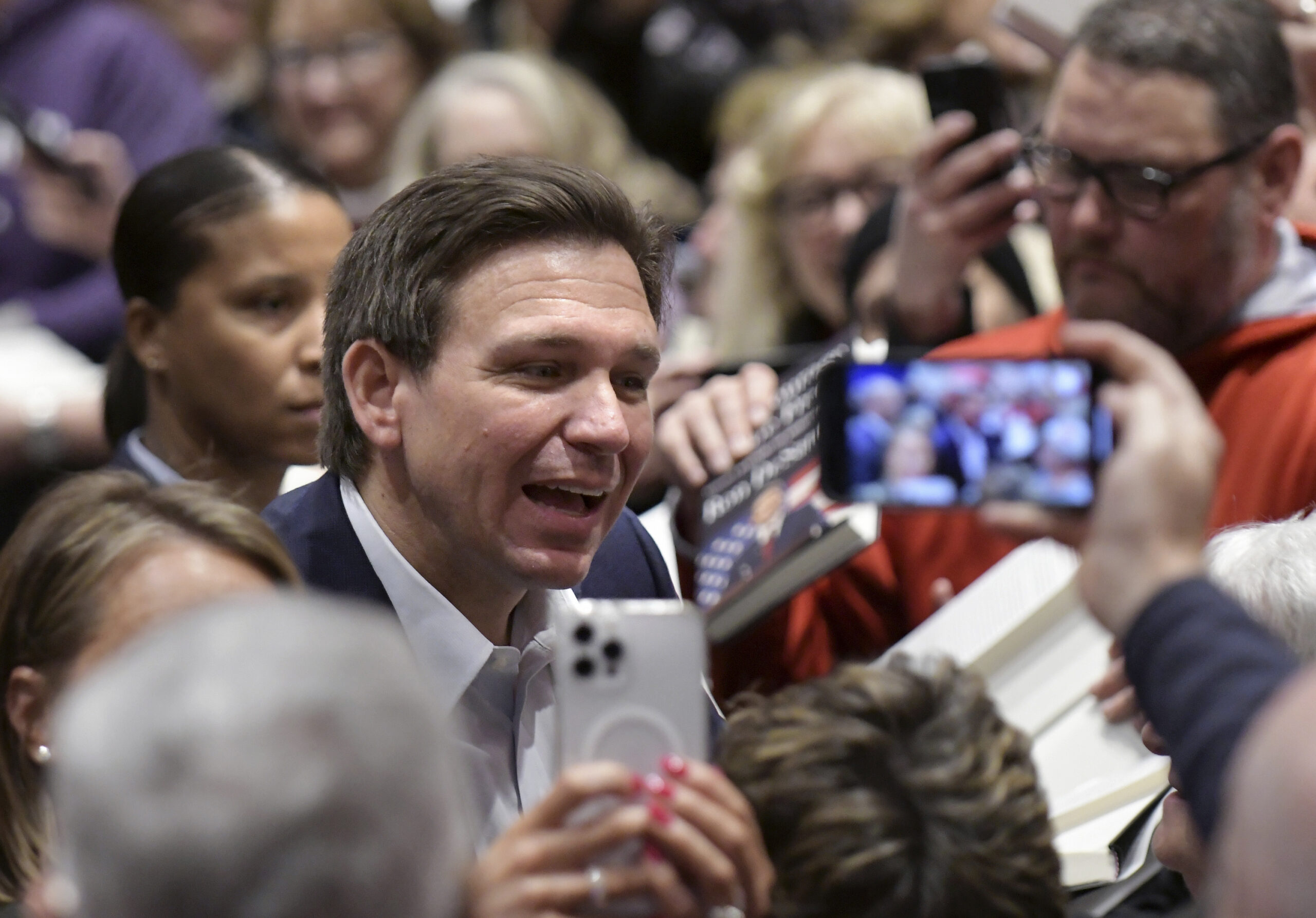 Pro-DeSantis PAC courts top strategists from Cruz, Youngkin, and Trump campaigns: Report