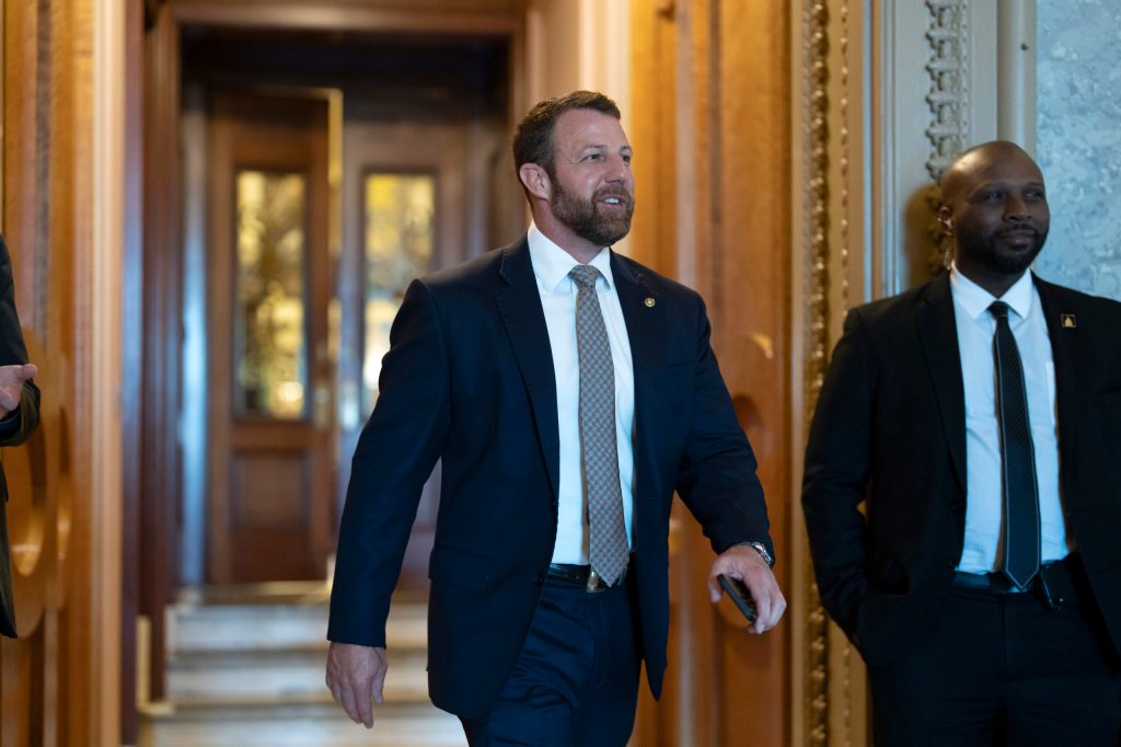 Republican senator challenges union boss to cage fight