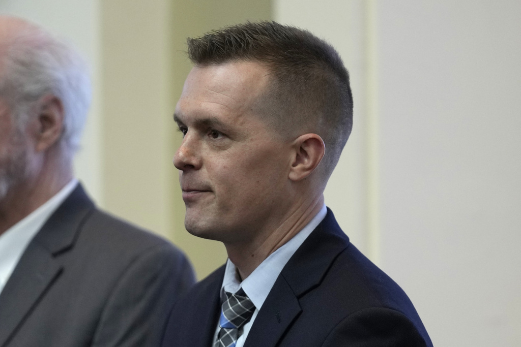 Centrist Democrat bashes student debt relief as ‘handouts’ for ‘the Twitterati’