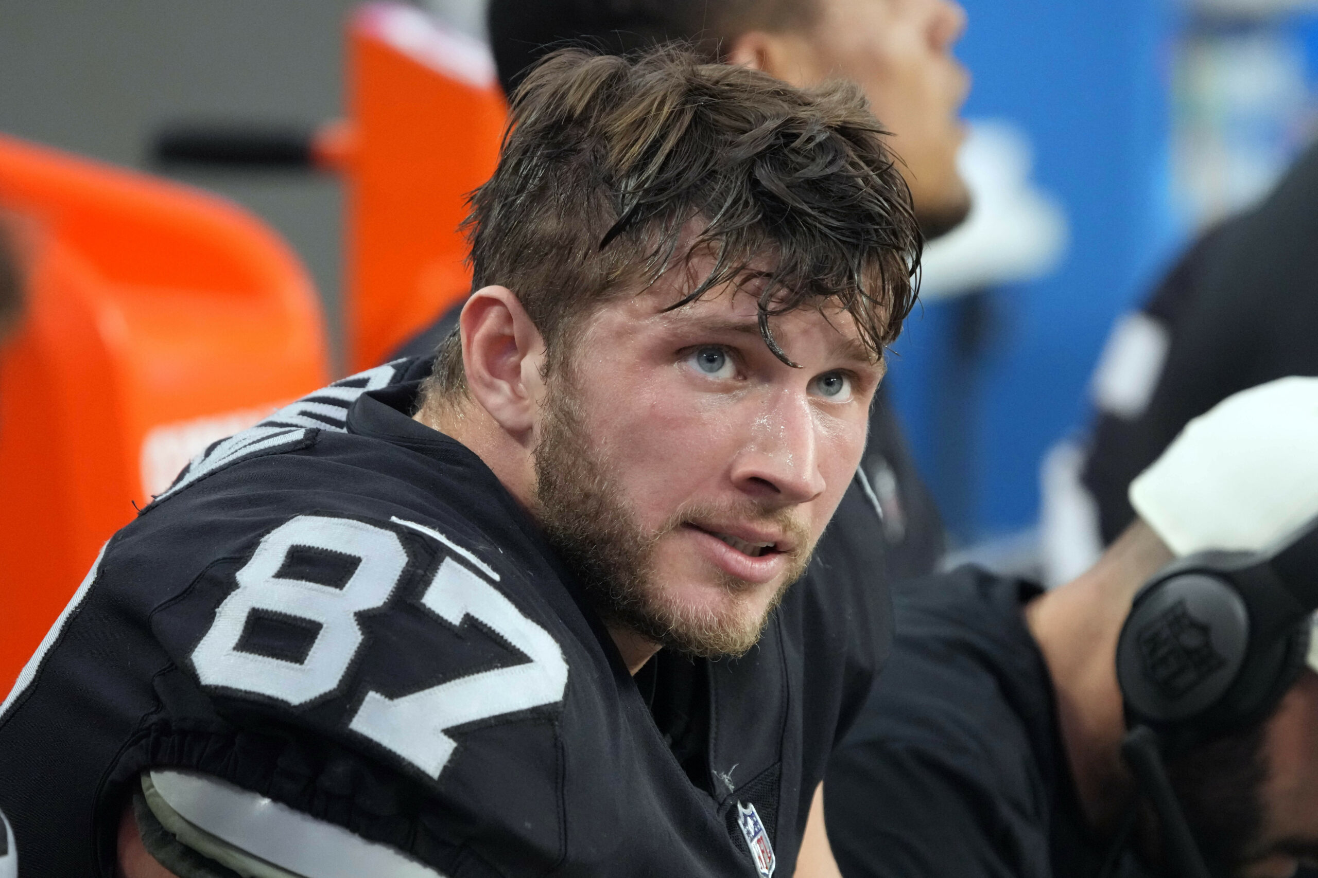 Former Raiders tight end finds out he has cancer during routine physical during free agency
