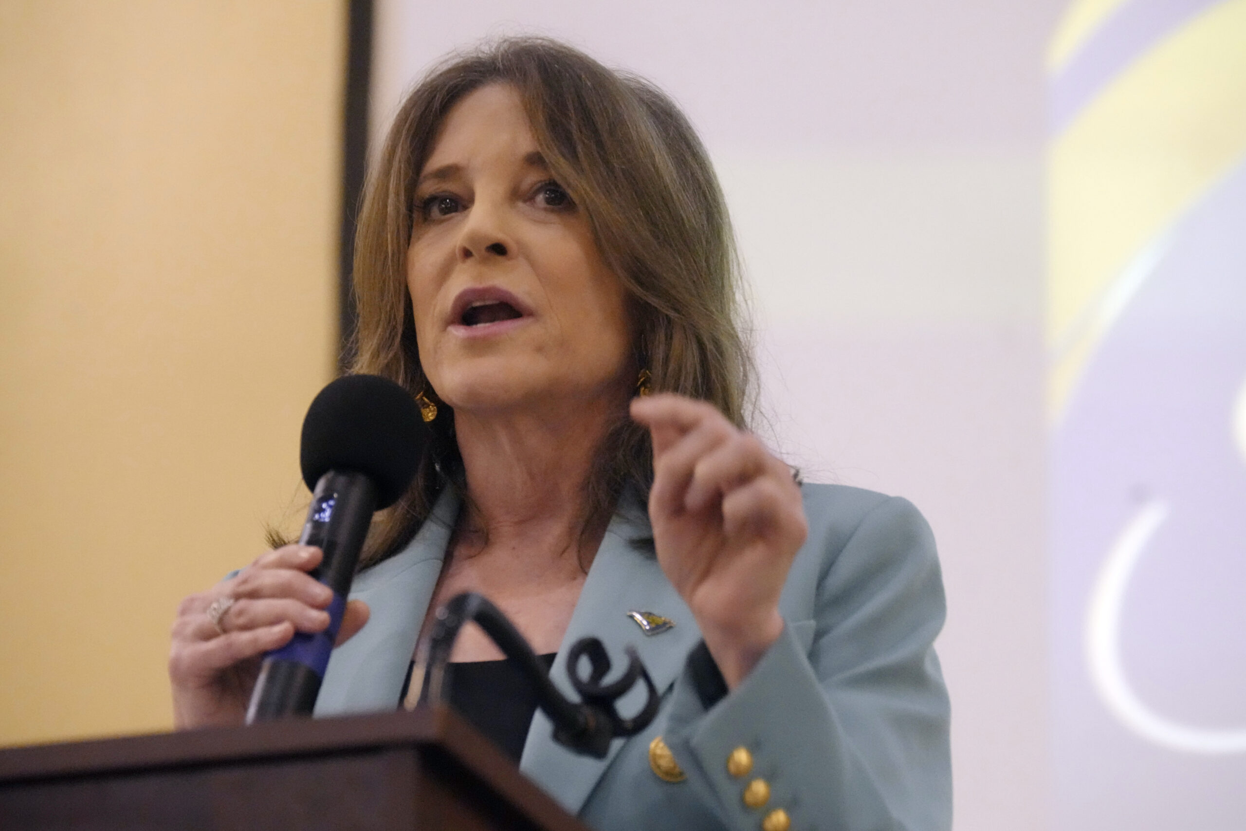 Marianne Williamson loses top two campaign officials in a matter of days