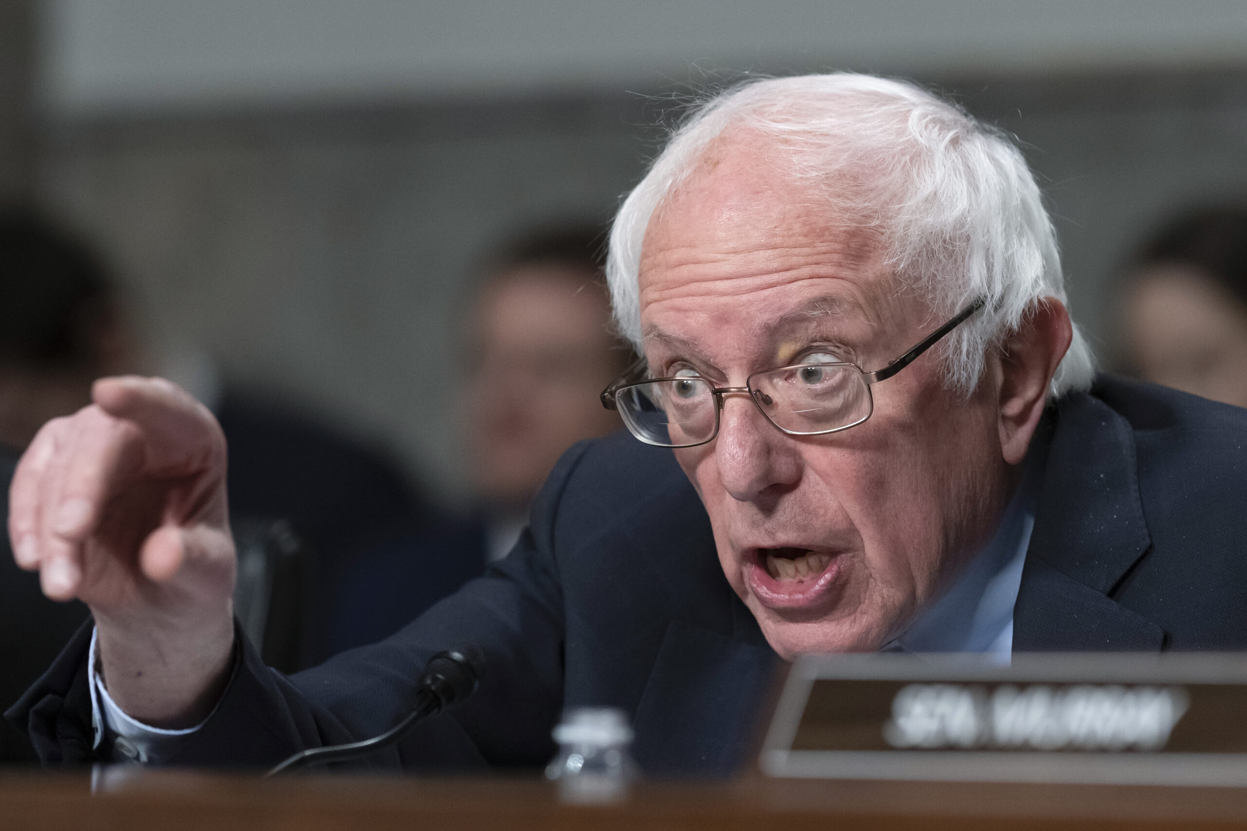 Bernie Sanders backs calls for DOJ to investigate Clarence Thomas for ethics violations