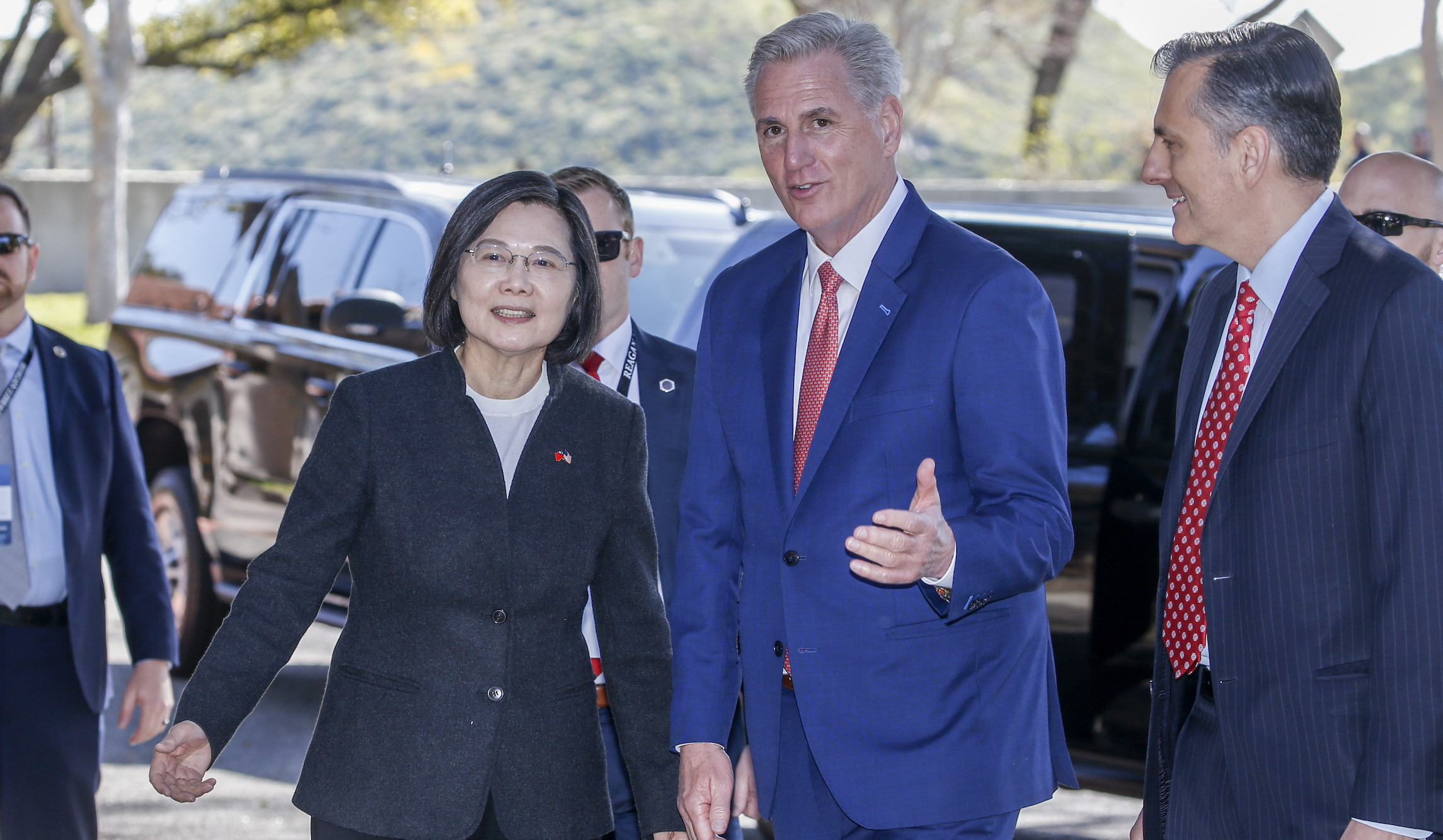 Did China’s consulates send protesters to the Tsai-McCarthy meeting?