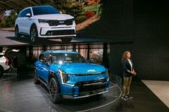 Car dealers press Biden to ease up on ‘unrealistic’ electric vehicle push