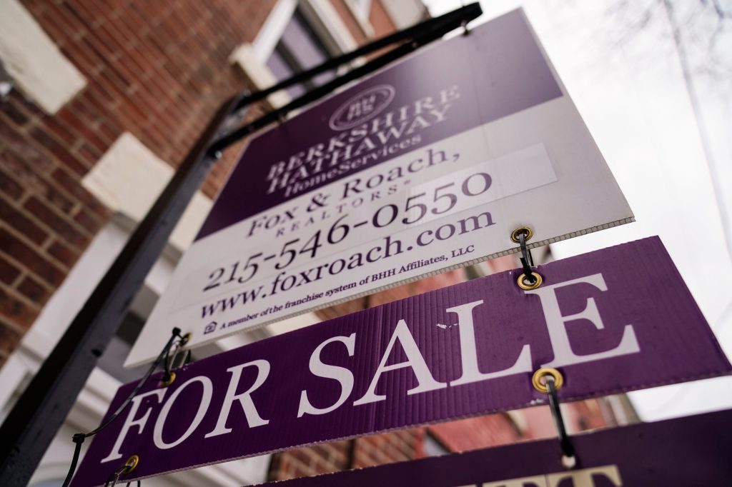 US banks lost money on mortgages for first time on record