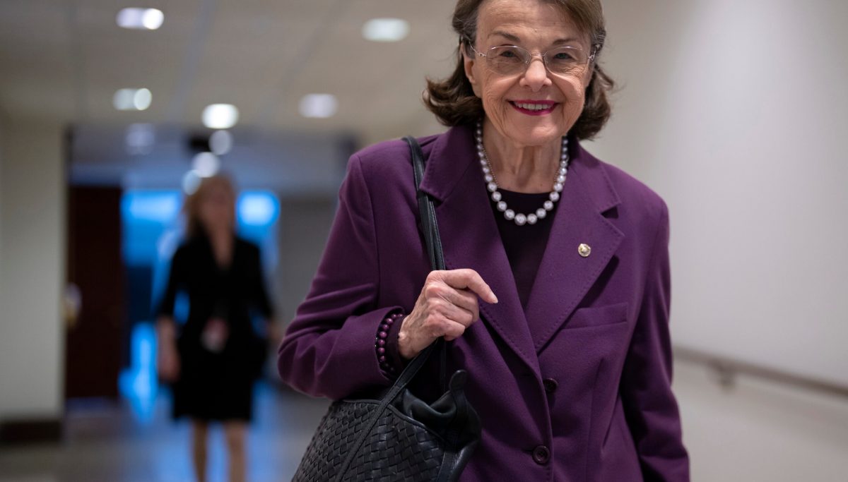 Feinstein asks for temporary replacement on Judiciary Committee