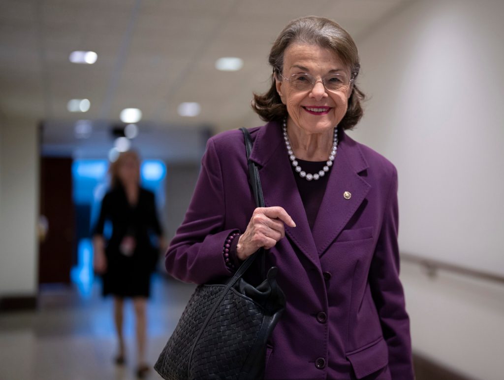 Feinstein asks for temporary replacement on Judiciary Committee