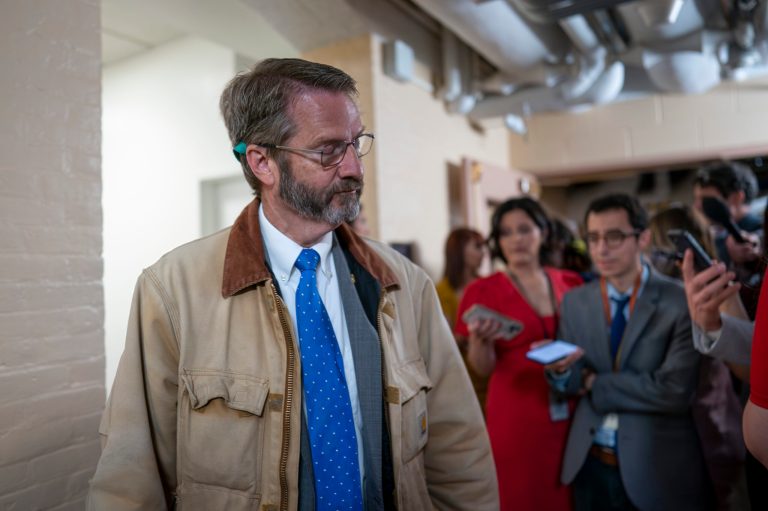 Burchett confirms he is a ‘no’ on stopgap funding measure: ‘Our financial ship is sinking’