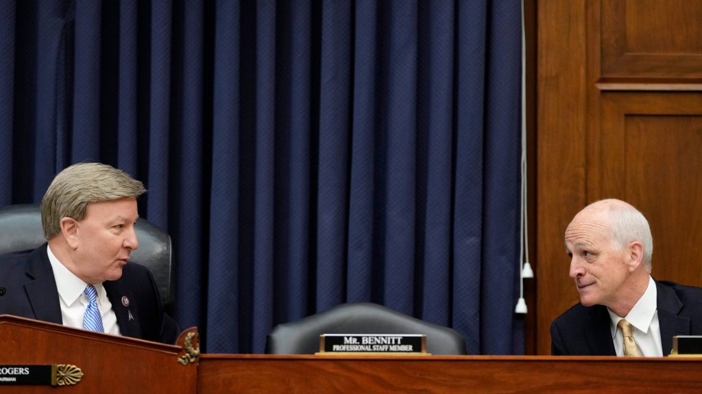 Centrist Republicans look to avoid floor fight over NDAA