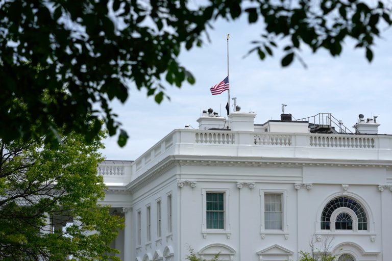 Texas mall shooter identified as 33-year-old man: Report