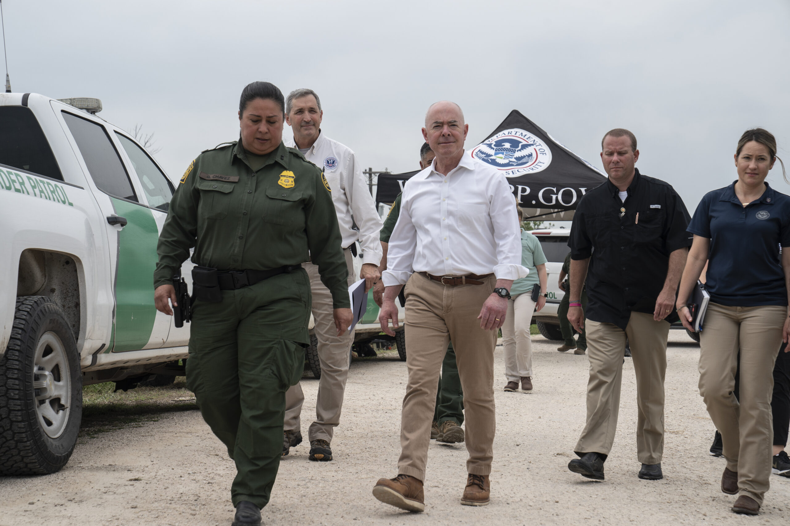 Biden administration files emergency court order to allow migrant releases on parole