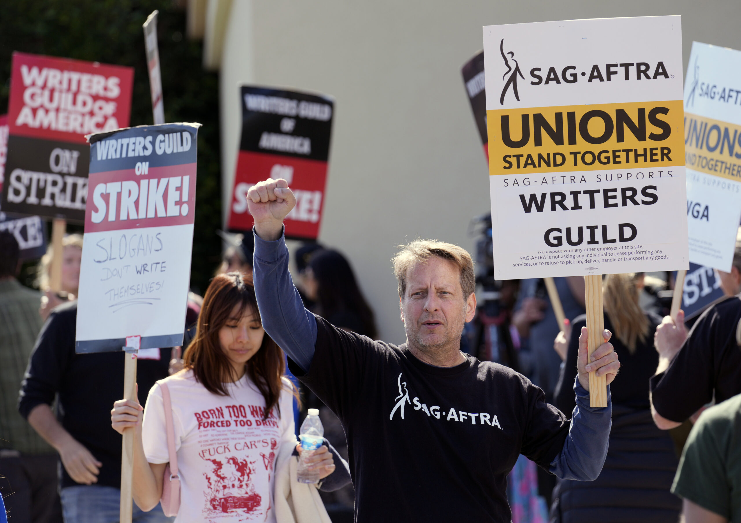 No agreement in sight as Screen Actors Guild deadline approaches