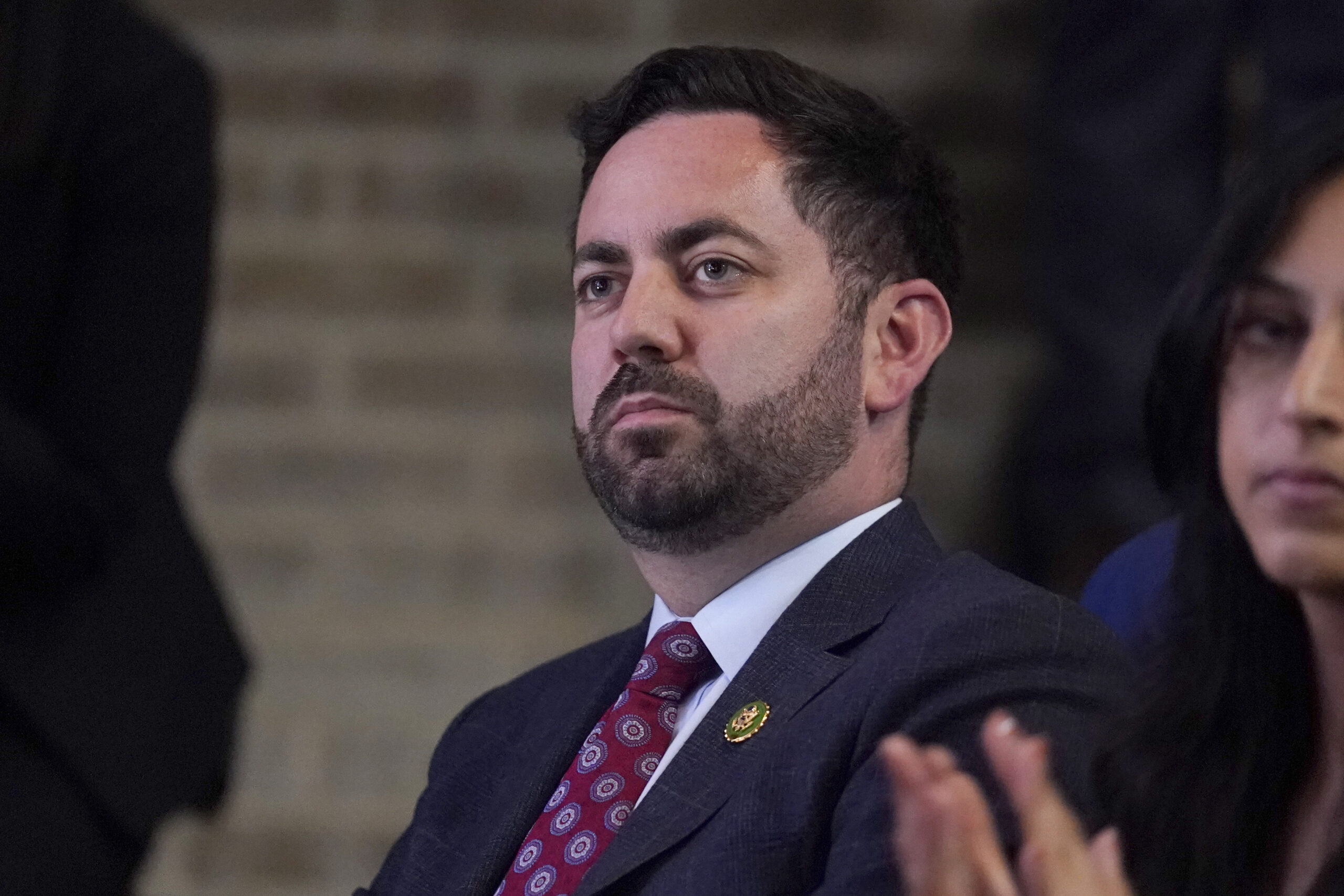 Centrist Republicans eye rare team-up with Democrats to avert government shutdown