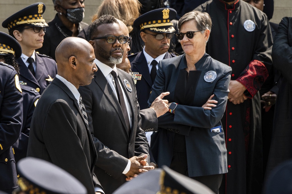 Chicago deploys ‘peacekeepers’ for Memorial Day weekend as gun violence rises