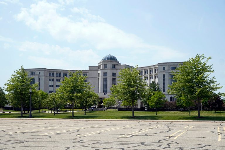 Michigan judges split on new proposal to require ‘personal pronouns’ in courtrooms