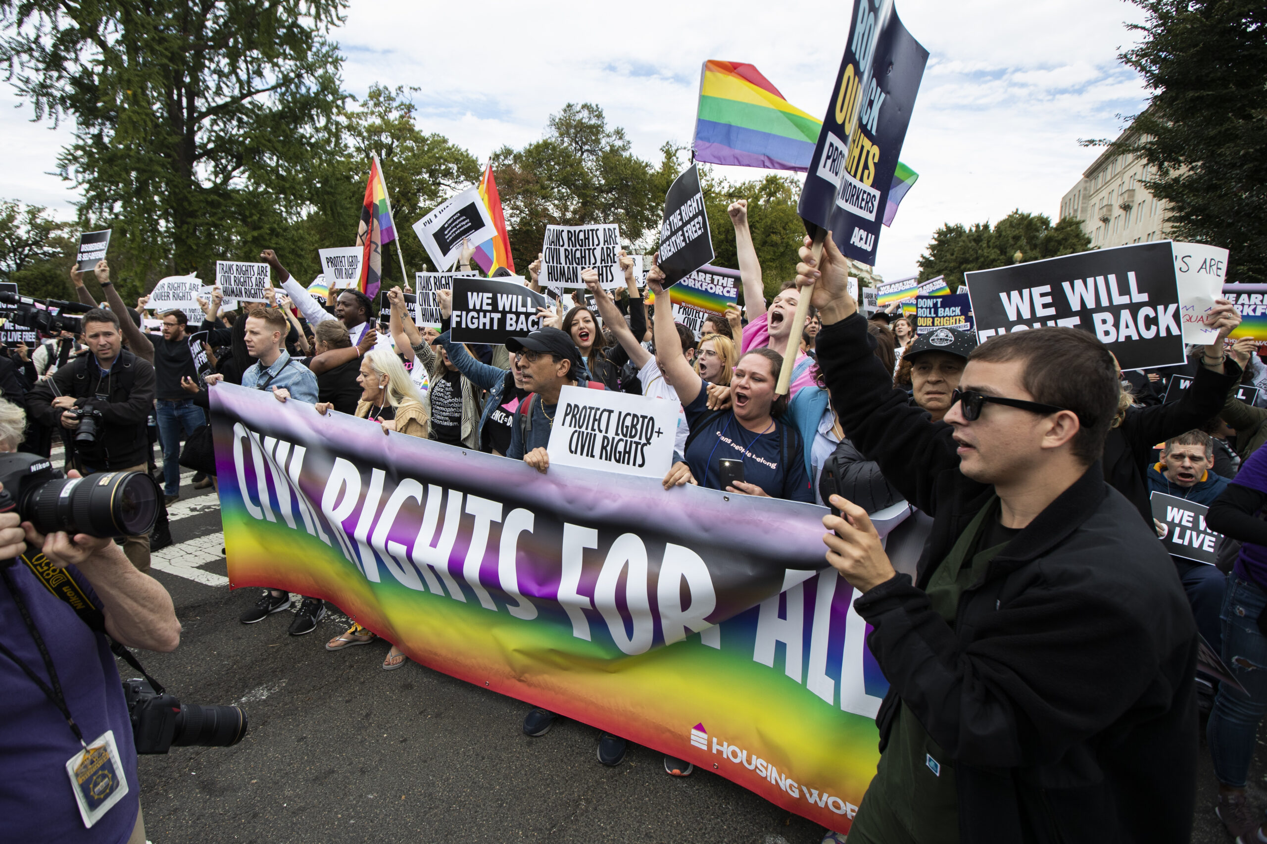 Majority: Just two genders, no sex change therapy for minors