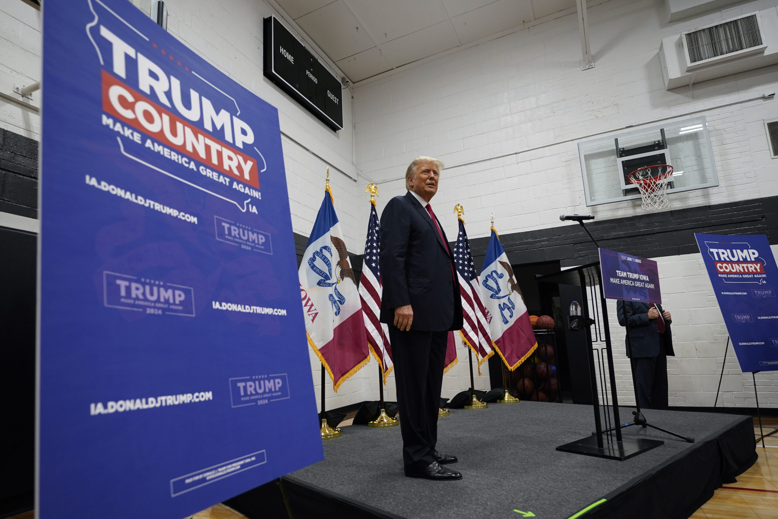 Ramaswamy surges higher, Trump expands lead