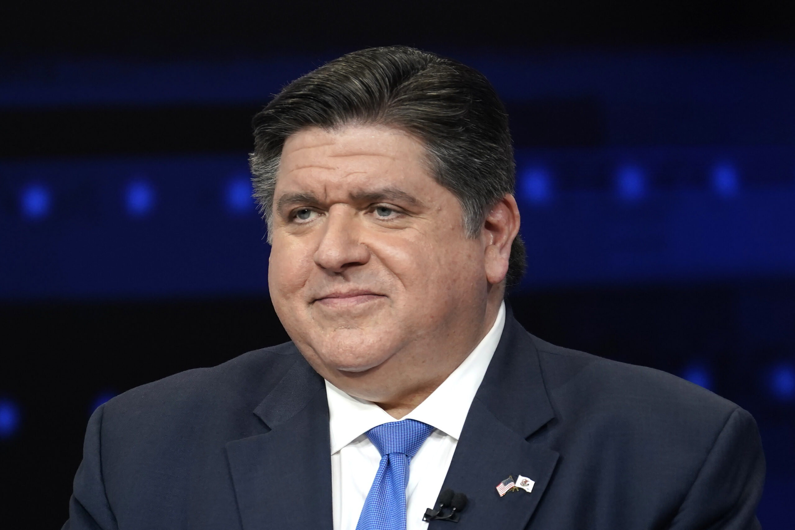 JB Pritzker signs bill making Illinois the first state to outlaw ‘book bans’