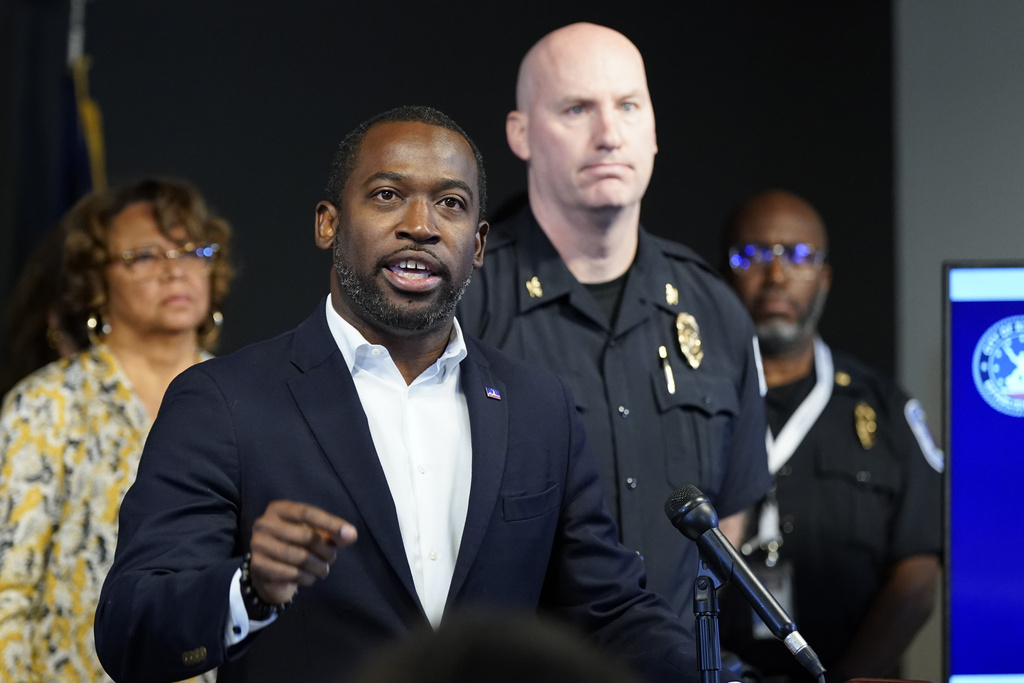 Rick Edwards, Levar Stoney