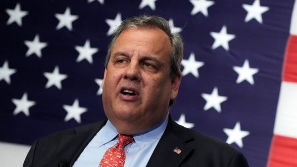 Chris Christie says he will take loyalty pledge as seriously as Trump did in 2016